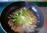 豆苗炒鸡肉的做法 步骤3