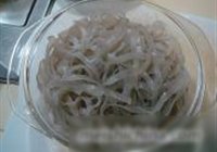 酸菜粉条汆白肉的做法 步骤2
