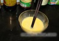 银鱼丝儿烘鹌鹑蛋的做法 步骤3