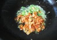 泡菜炒鸡丁的做法 步骤3