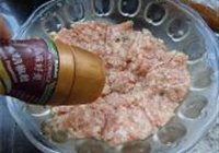 黑椒蜜汁猪肉铺的做法 步骤2
