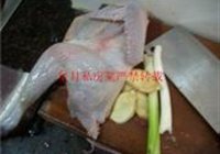 白斩鸡的做法 步骤2