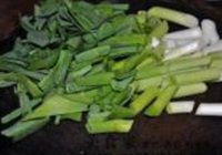 大蒜炒黑鱼片的做法 步骤4