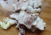 花肉洋葱土豆片的做法 步骤1