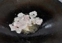 大蒜炒黑鱼片的做法 步骤7