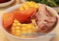 胡萝卜玉米筒骨汤的做法 步骤3