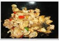 板粟焖鸡的做法 步骤7