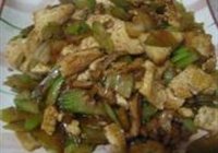 西芹豆腐炒肉的做法 步骤14