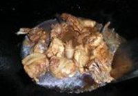 红烧栗子鸡的做法 步骤6