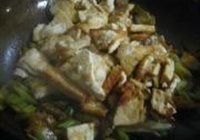 西芹豆腐炒肉的做法 步骤12