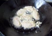 避风塘炒鸡翅的做法 步骤10