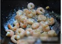 番茄虾仁的做法 步骤6