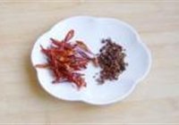 香辣小鱼干的做法 步骤3