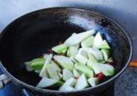 红椒丝瓜的做法 步骤5