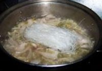 酸菜粉丝白肉的做法 步骤9
