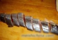 鲅鱼炖豆腐的做法 步骤2