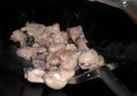 红烧栗子鸡的做法 步骤5