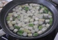 芦笋蘑菇滑鸡饭的做法 步骤7