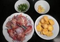 红烧栗子鸡的做法 步骤2