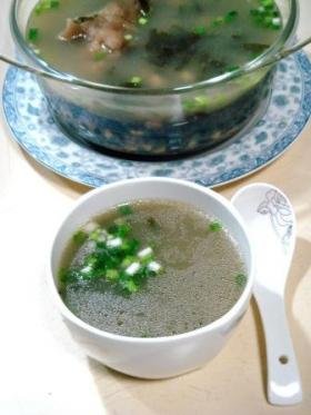 黄豆花生煲猪脚