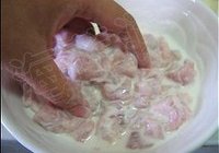 莲藕腔骨汤的做法 步骤3