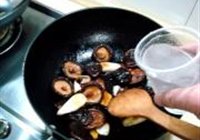 油焖香菇的做法 步骤5