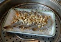 粉丝蒸大虾的做法 步骤8