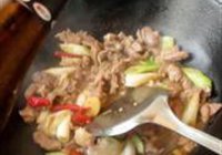 葱爆羊肉的做法 步骤5