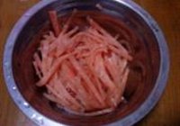 萝卜丝炒肉的做法 步骤2