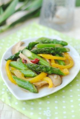 鲜菇芦笋小炒