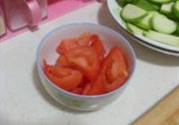 西红柿炒西葫芦的做法 步骤2