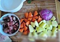 红焖牛肉煲的做法 步骤2