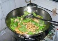 西芹腰果炒虾仁的做法 步骤18