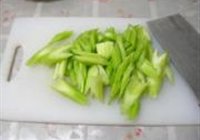 西芹腰果炒虾仁的做法 步骤10