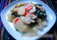 荸荠黑木耳炒肉片的做法 步骤9