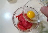 腐乳爆肉的做法 步骤3