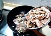 蚝油蘑菇肉片的做法 步骤11