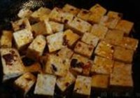 豆豉鲮鱼烧豆腐的做法 步骤5