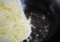 酱炒土豆丝的做法 步骤4