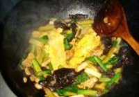 鸡蛋肉丝炒三样的做法 步骤13