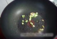 香菇炒韭菜的做法 步骤4