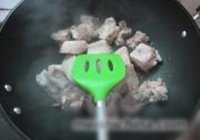 红枣桂圆烧排骨的做法 步骤4