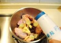避风塘炒鸡翅的做法 步骤5
