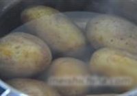 土豆大葱三文鱼馅饼的做法 步骤1