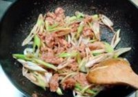 腐乳爆肉的做法 步骤11