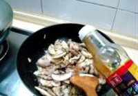 蚝油蘑菇肉片的做法 步骤13
