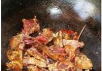鸡架炖土豆的做法 步骤4