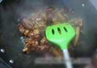 红枣桂圆烧排骨的做法 步骤10