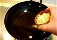避风塘炒鸡翅的做法 步骤12
