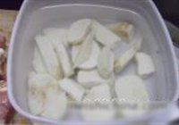鲜淮山鸡汤的做法 步骤3